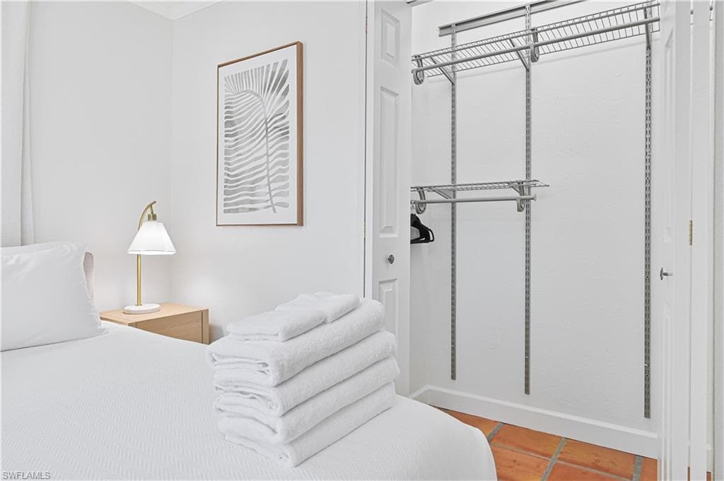 3393 Malaga Way, Naples, FL 34105-25