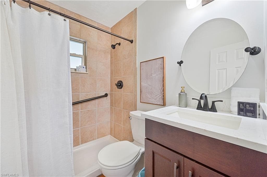 3393 Malaga Way, Naples, FL 34105-26