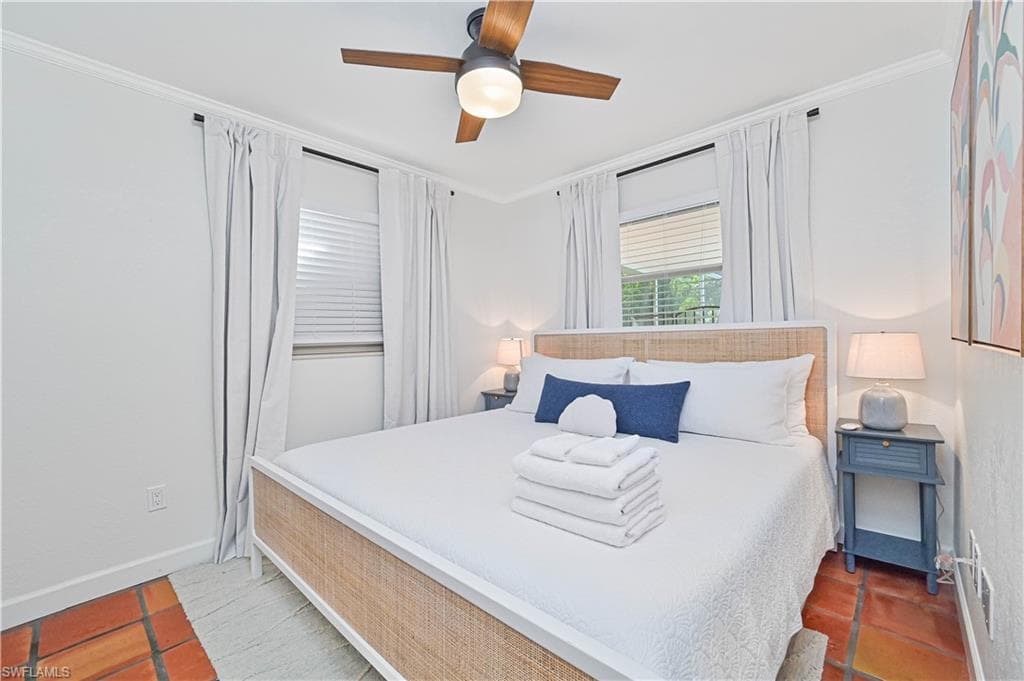 3393 Malaga Way, Naples, FL 34105-27