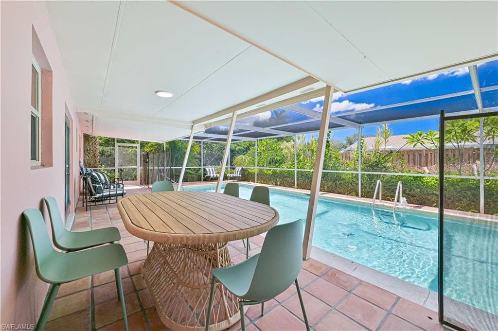 3393 Malaga Way, Naples, FL 34105-29