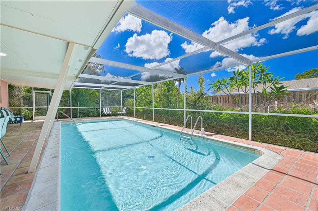 3393 Malaga Way, Naples, FL 34105-31