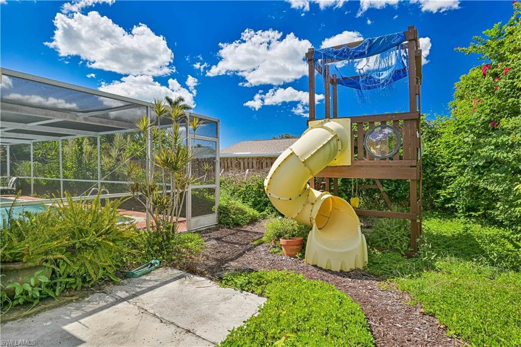 3393 Malaga Way, Naples, FL 34105-33