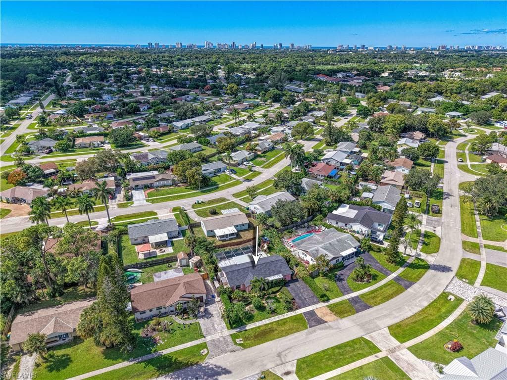 3393 Malaga Way, Naples, FL 34105-2