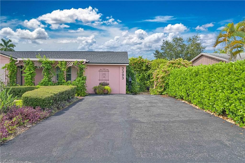 3393 Malaga Way, Naples, FL 34105-5