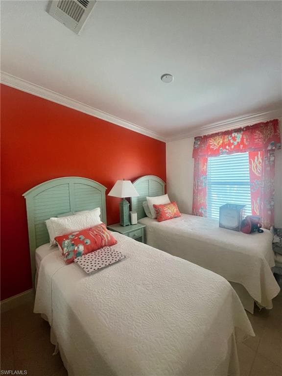 1352 Amethyst Lake Ln, Naples, FL 34114-12