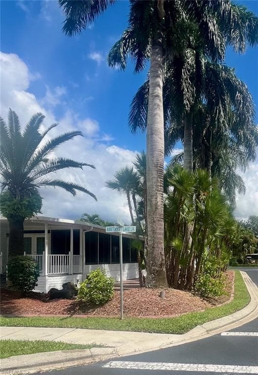 1352 Amethyst Lake Ln, Naples, FL 34114-6