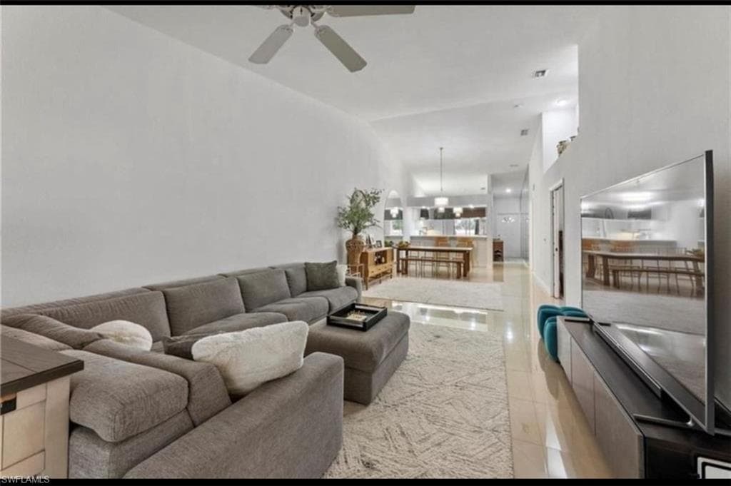 2325 Hidden Lake Dr 3802, Naples, FL 34112-10