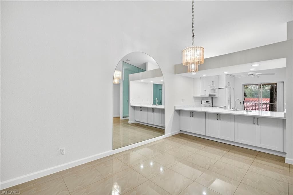 2325 Hidden Lake Dr 3802, Naples, FL 34112-17