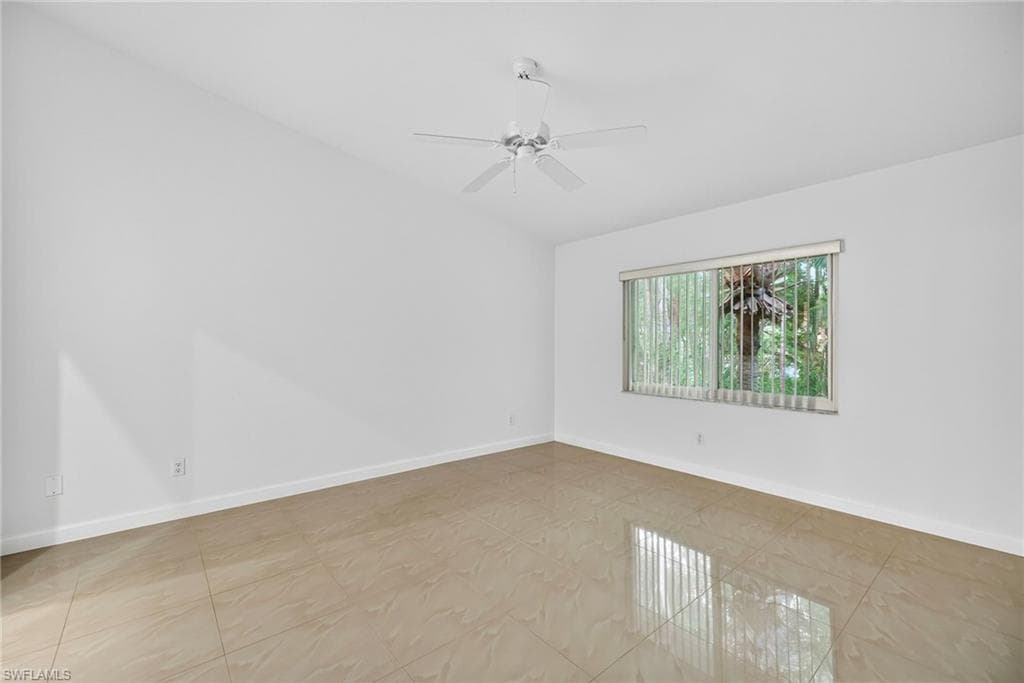 2325 Hidden Lake Dr 3802, Naples, FL 34112-22