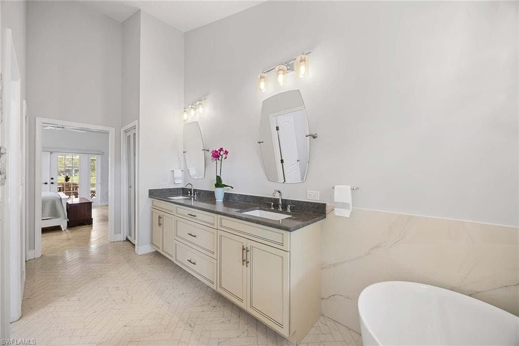 7653 Ponte Verde Way, Naples, FL 34109-25