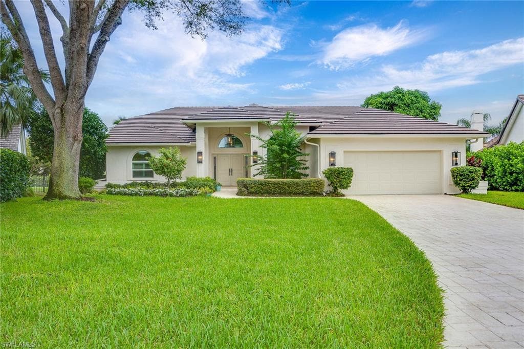 7653 Ponte Verde Way, Naples, FL 34109-1