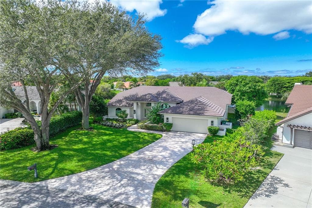 7653 Ponte Verde Way, Naples, FL 34109-5