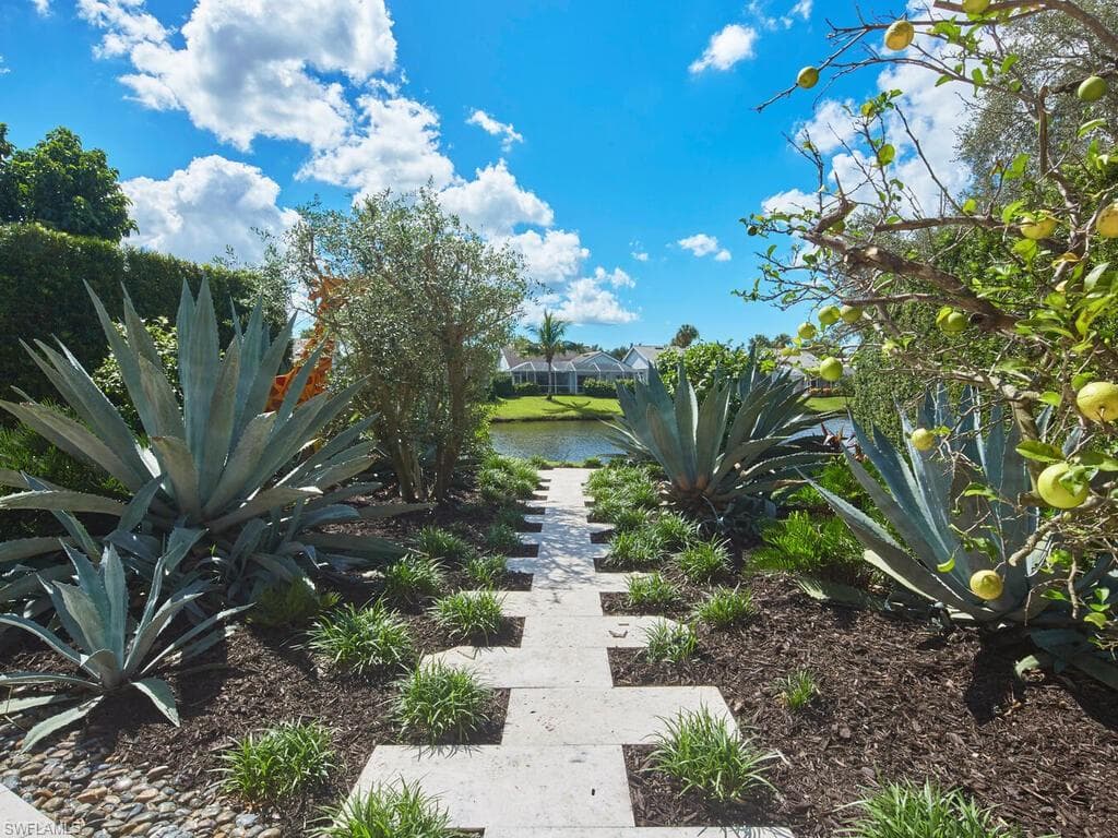 6817 Sand Pointe Cir 4, Naples, FL 34108-23