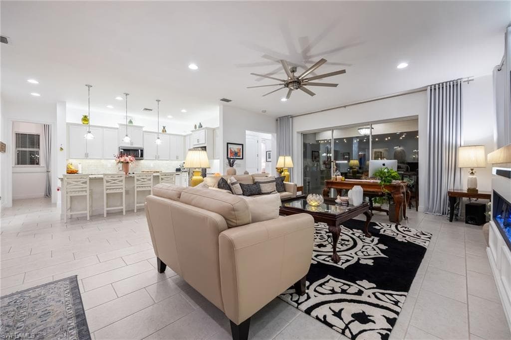 3620 Pilot Cir, Naples, FL 34120-9
