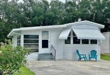 5 Bass Ln 5, Naples, FL 34114-1