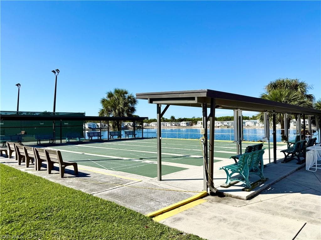 5 Bass Ln 5, Naples, FL 34114-45