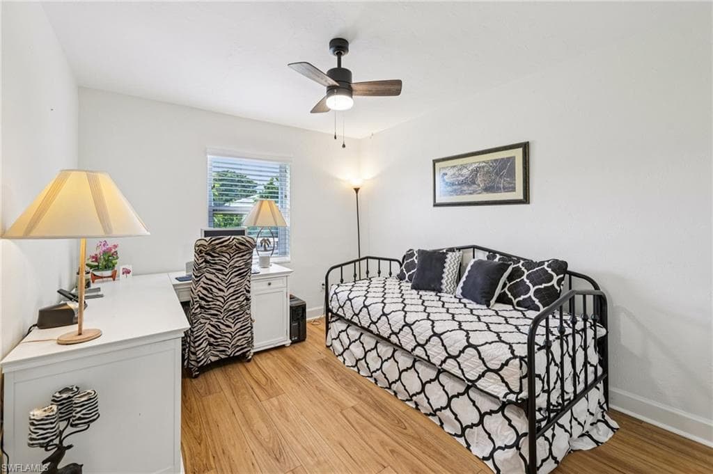 498 Echo Cir, Marco Island, FL 34145-18