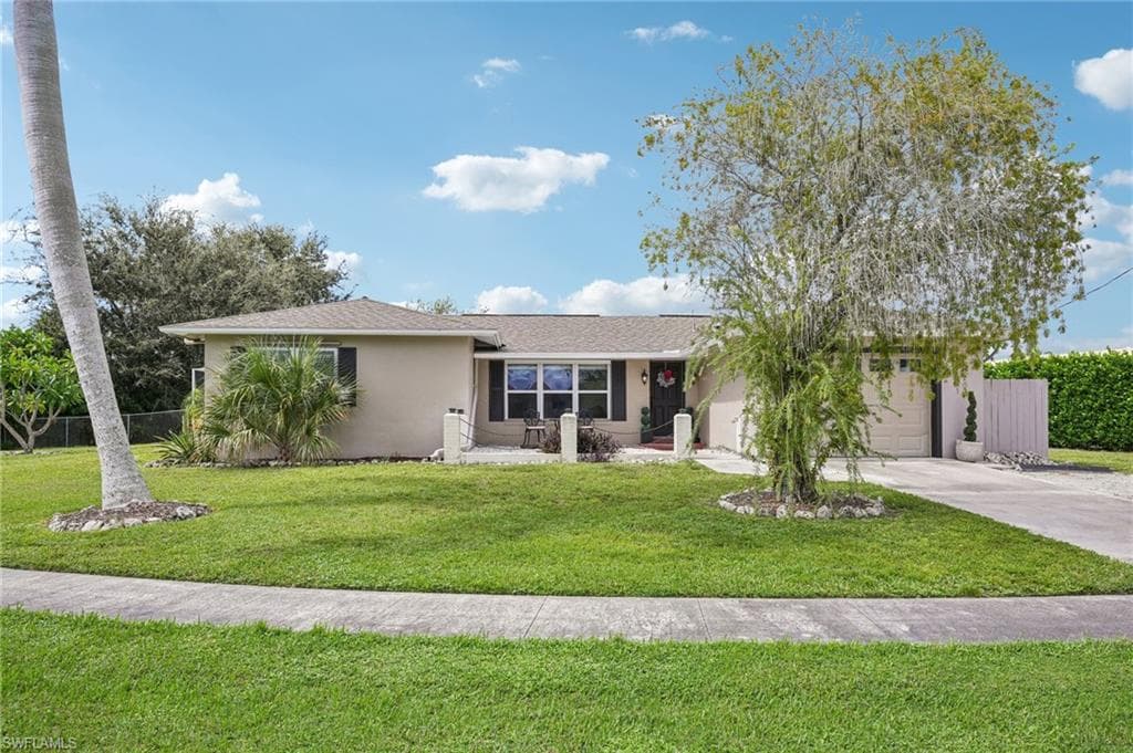 498 Echo Cir, Marco Island, FL 34145-1