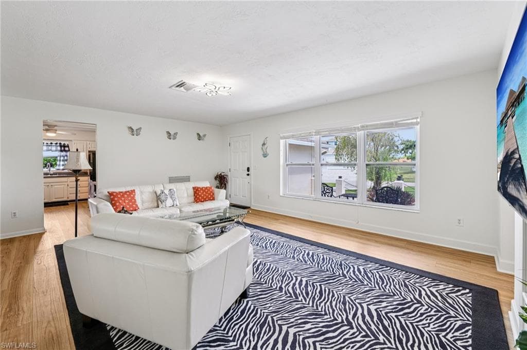 498 Echo Cir, Marco Island, FL 34145-6