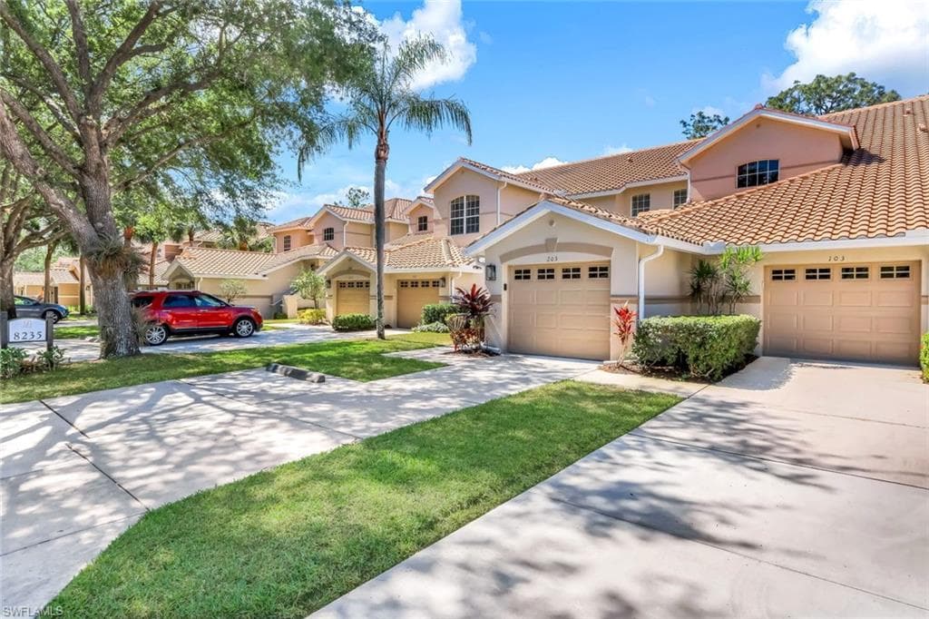 8235 Danbury Blvd 103, Naples, FL 34120-1