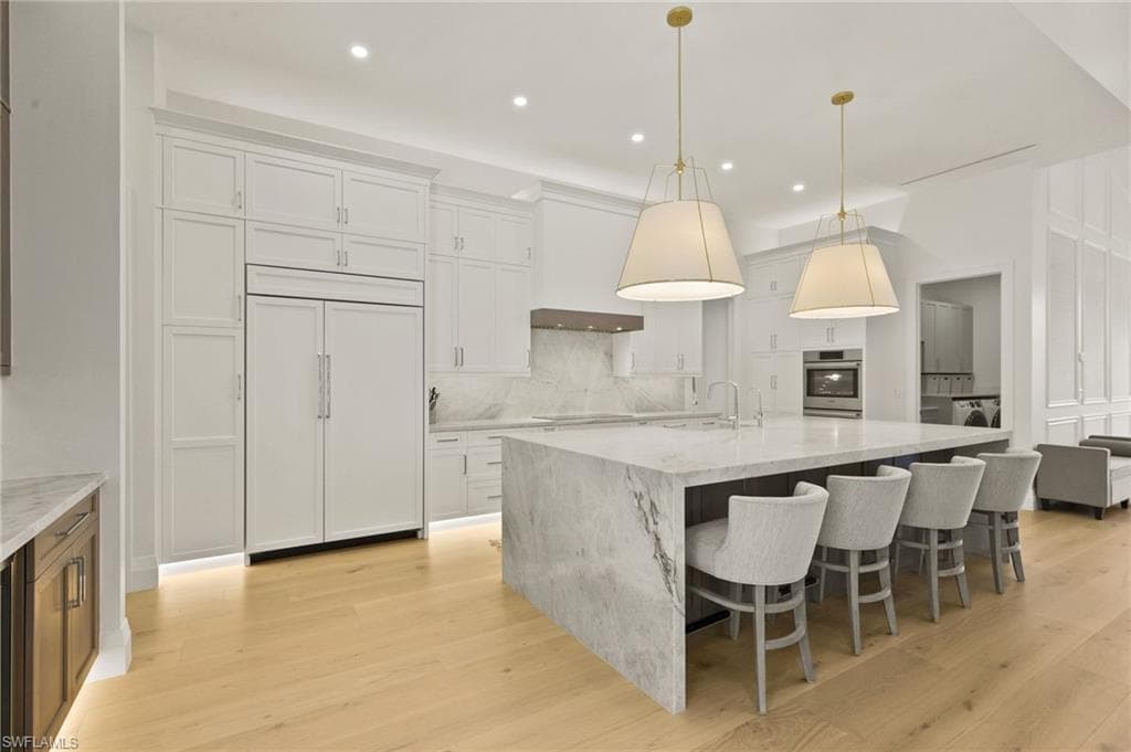 6689 Mill Run Cir, Naples, FL 34109-10