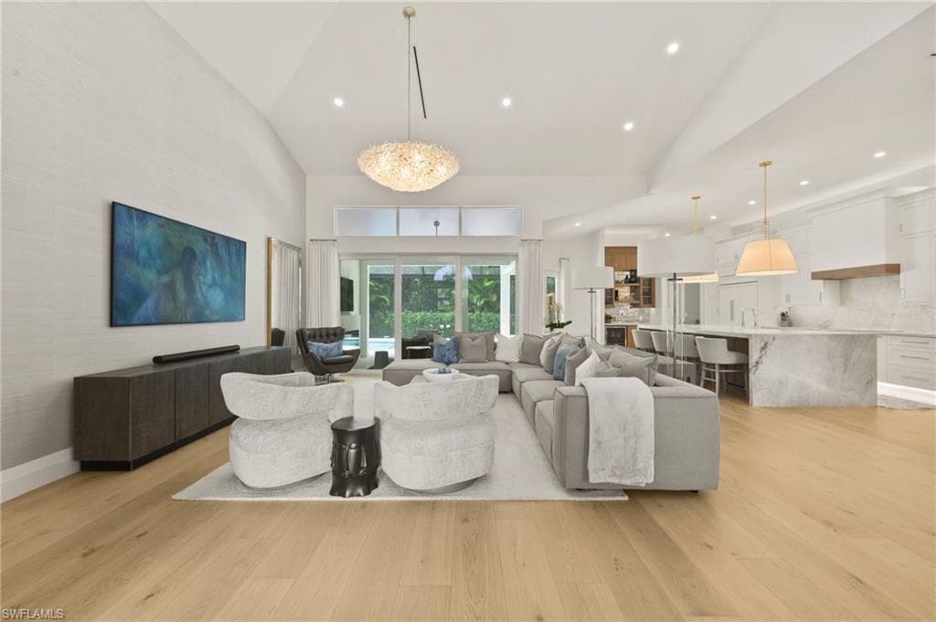 6689 Mill Run Cir, Naples, FL 34109-14