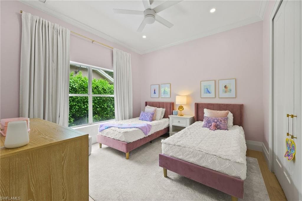 6689 Mill Run Cir, Naples, FL 34109-30