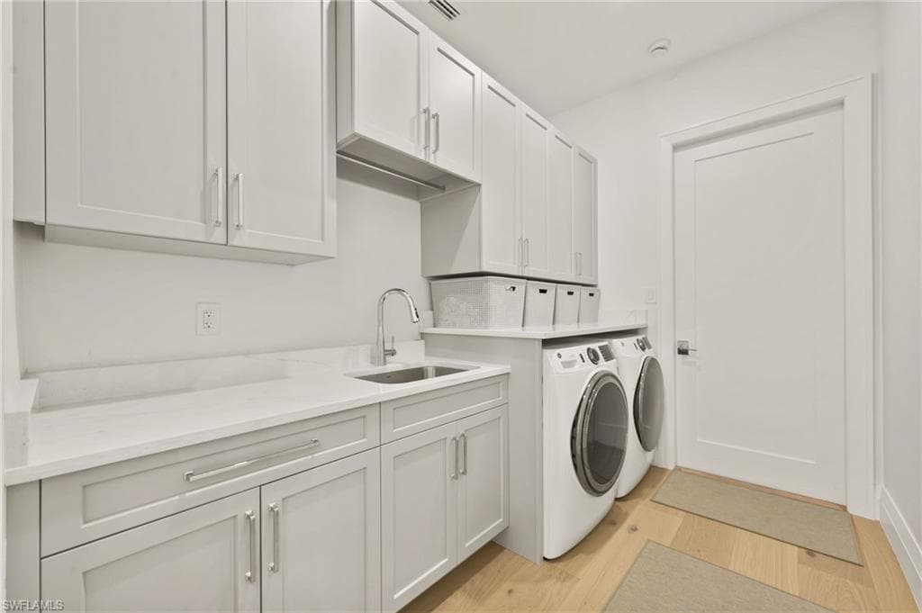 6689 Mill Run Cir, Naples, FL 34109-36