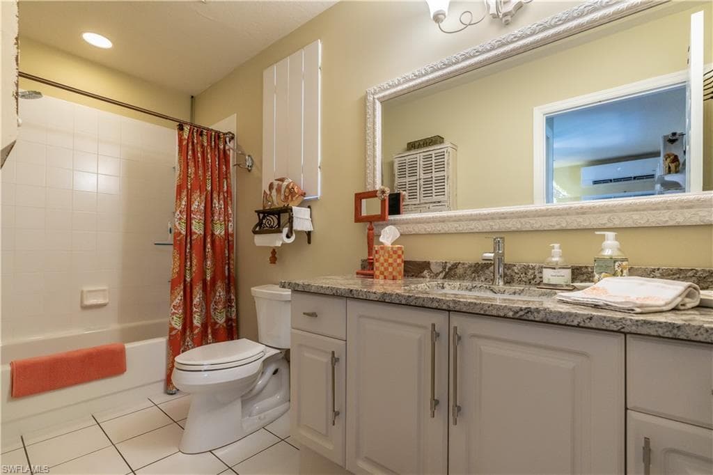 834 Coldstream Ct, Naples, FL 34104-22