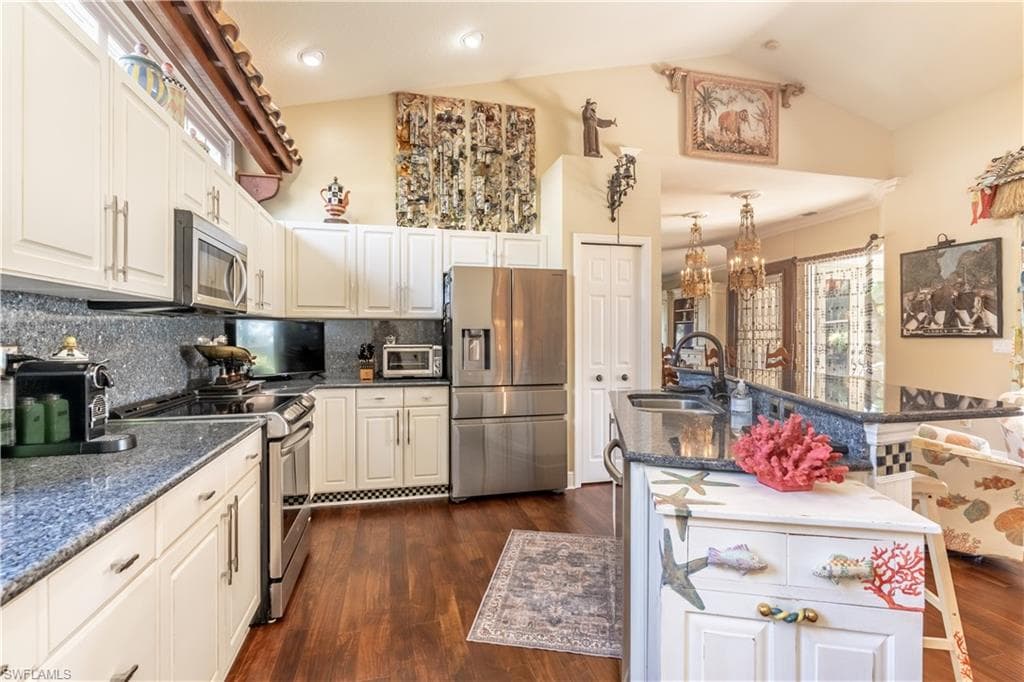 834 Coldstream Ct, Naples, FL 34104-4