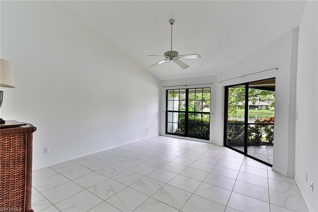 1310 Park Lake Dr 31r, Naples, FL 34110-14