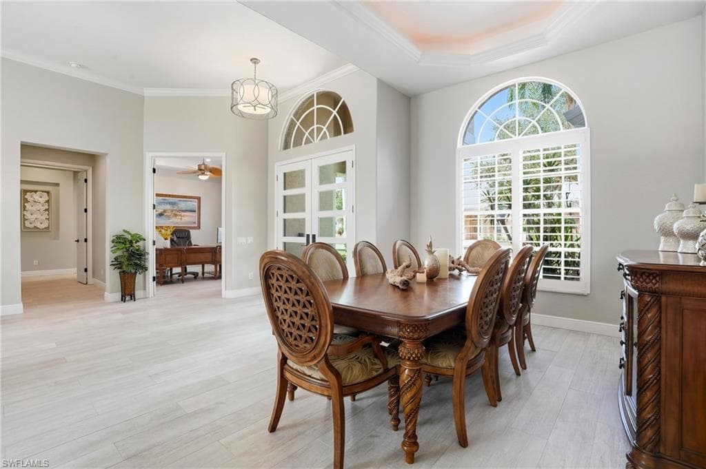 1676 Manchester Ct, Naples, FL 34109-9