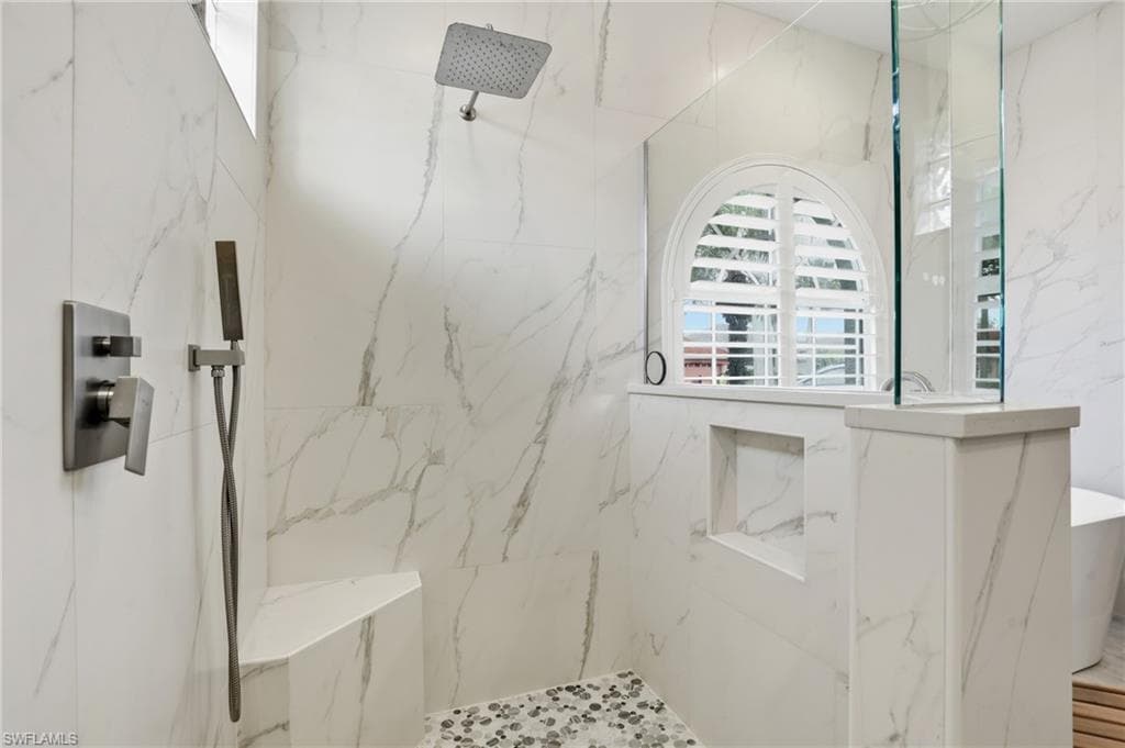 1676 Manchester Ct, Naples, FL 34109-22