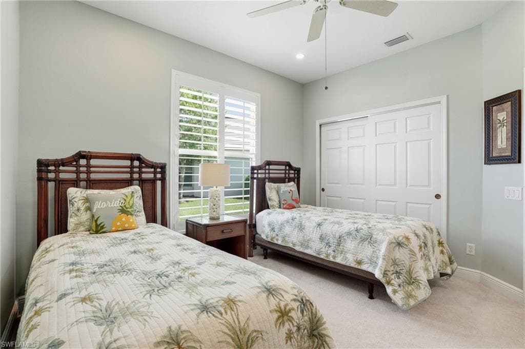 1676 Manchester Ct, Naples, FL 34109-25