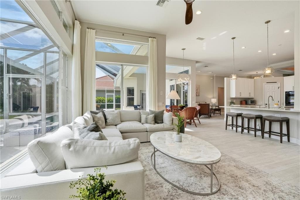 1676 Manchester Ct, Naples, FL 34109-4