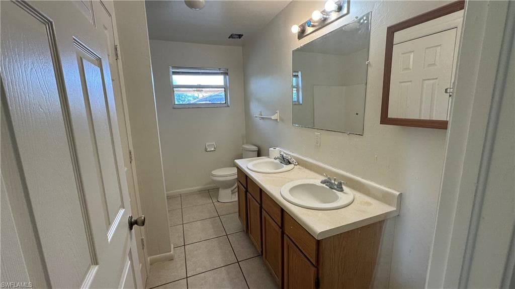 5363 Carolina Ave, Naples, FL 34113-7