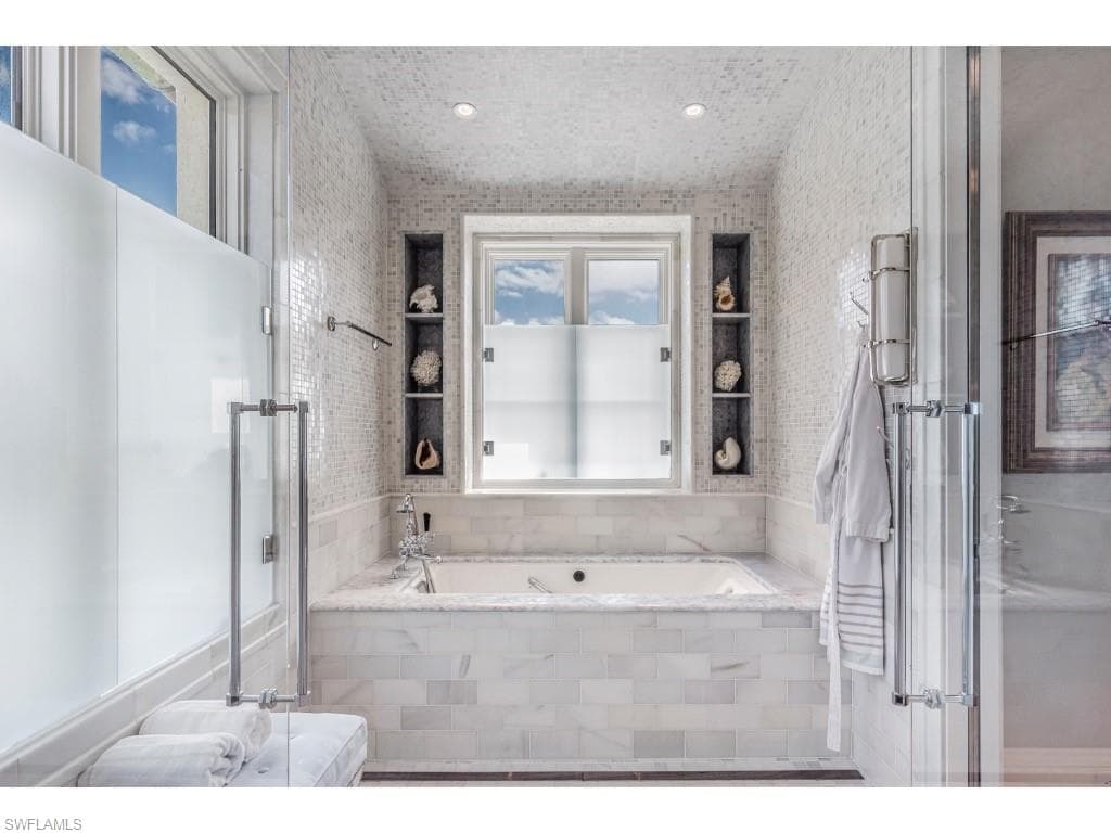 4296 Cutlass Ln, Naples, FL 34102-22