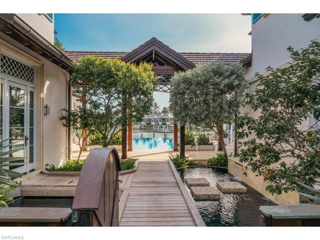 4296 Cutlass Ln, Naples, FL 34102-30