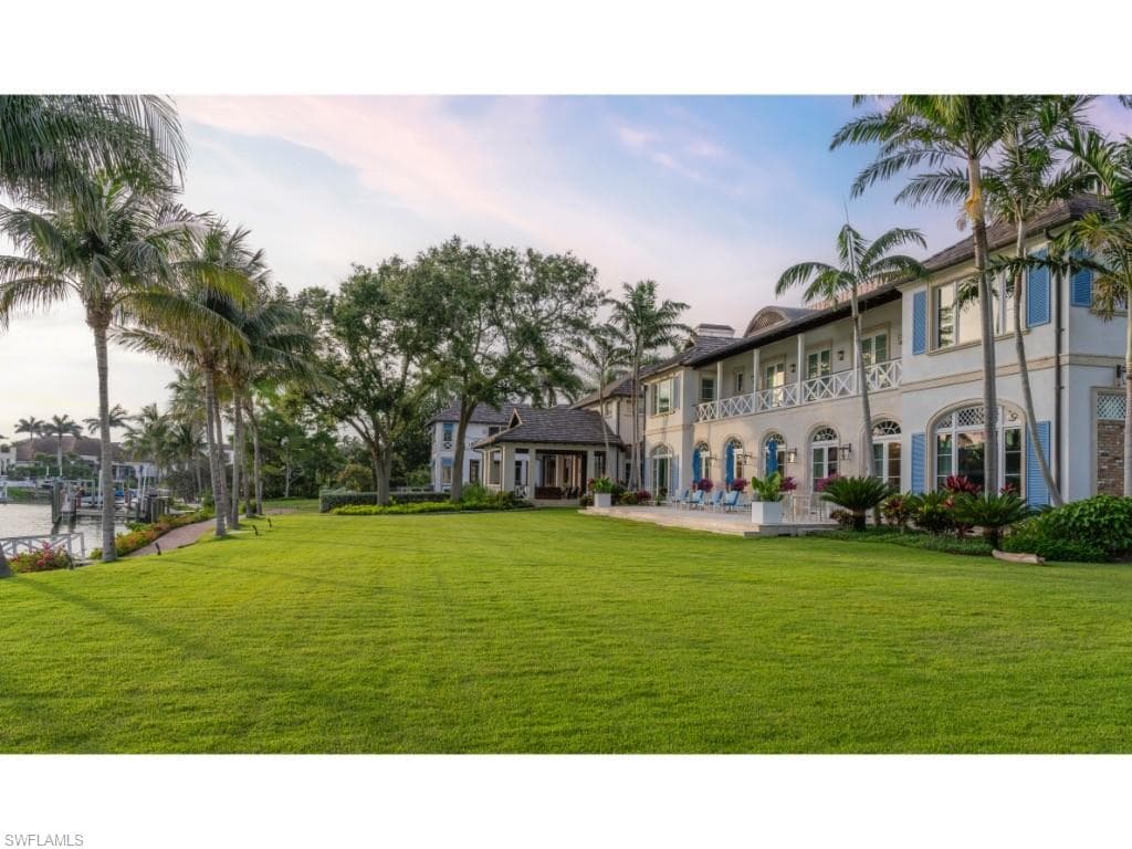 4296 Cutlass Ln, Naples, FL 34102-4