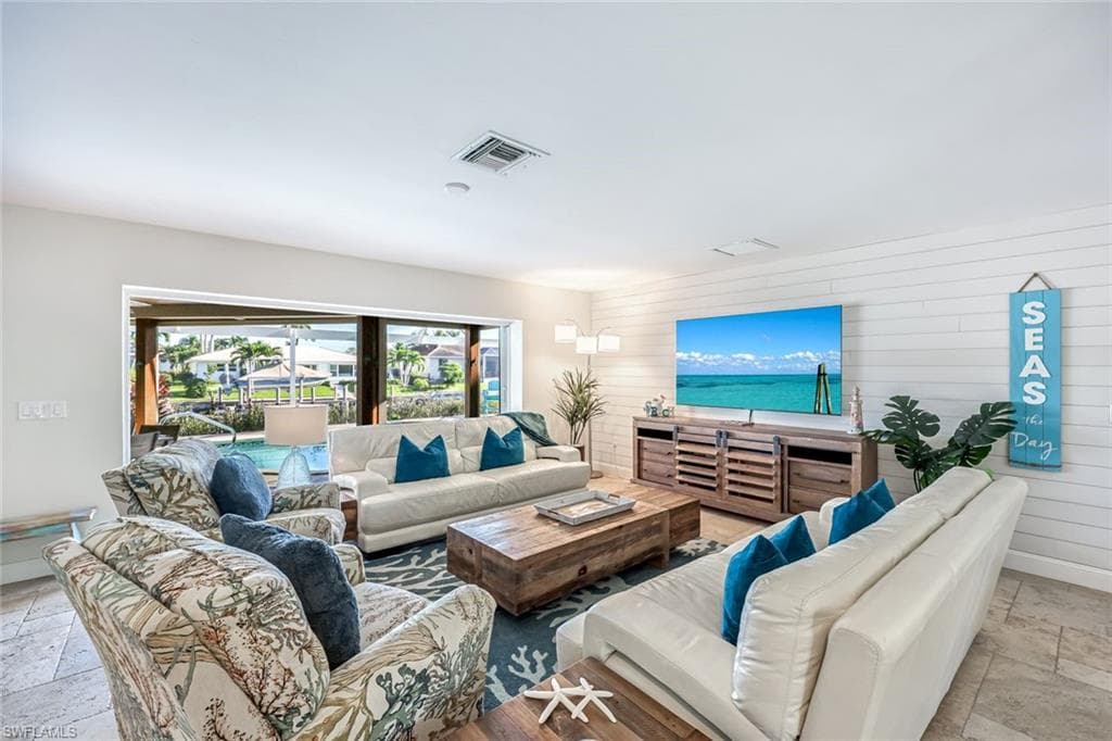 581 Spinnaker Dr, Marco Island, FL 34145-10