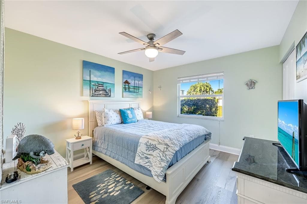 581 Spinnaker Dr, Marco Island, FL 34145-24