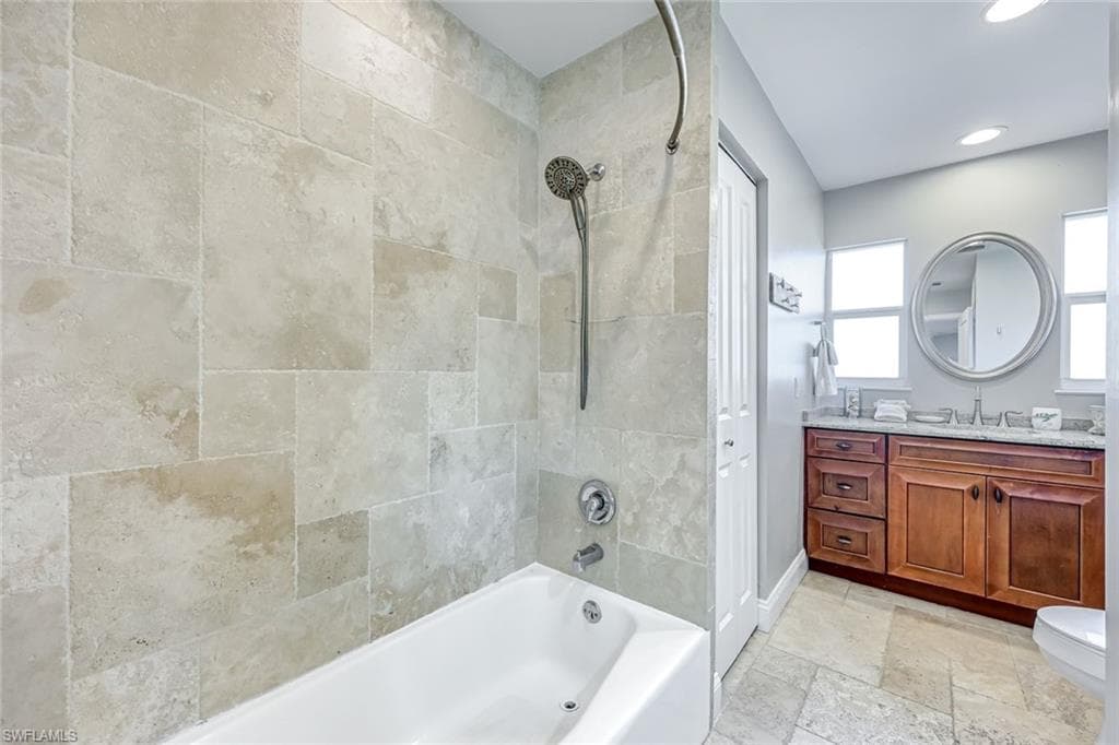 581 Spinnaker Dr, Marco Island, FL 34145-25