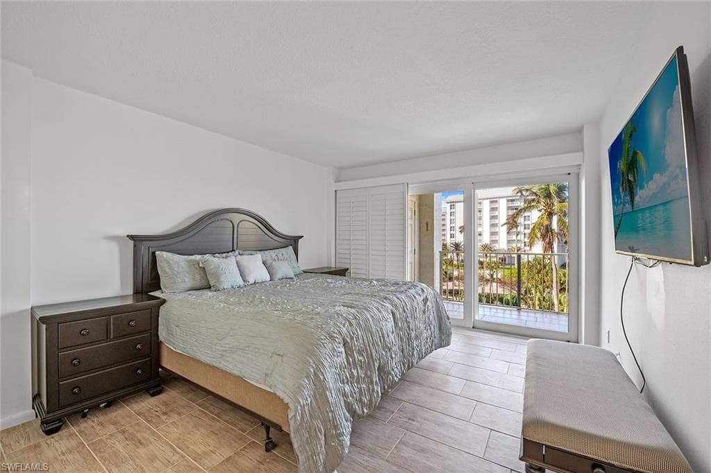 1300 Gulf Shore Blvd N 511, Naples, FL 34102-10