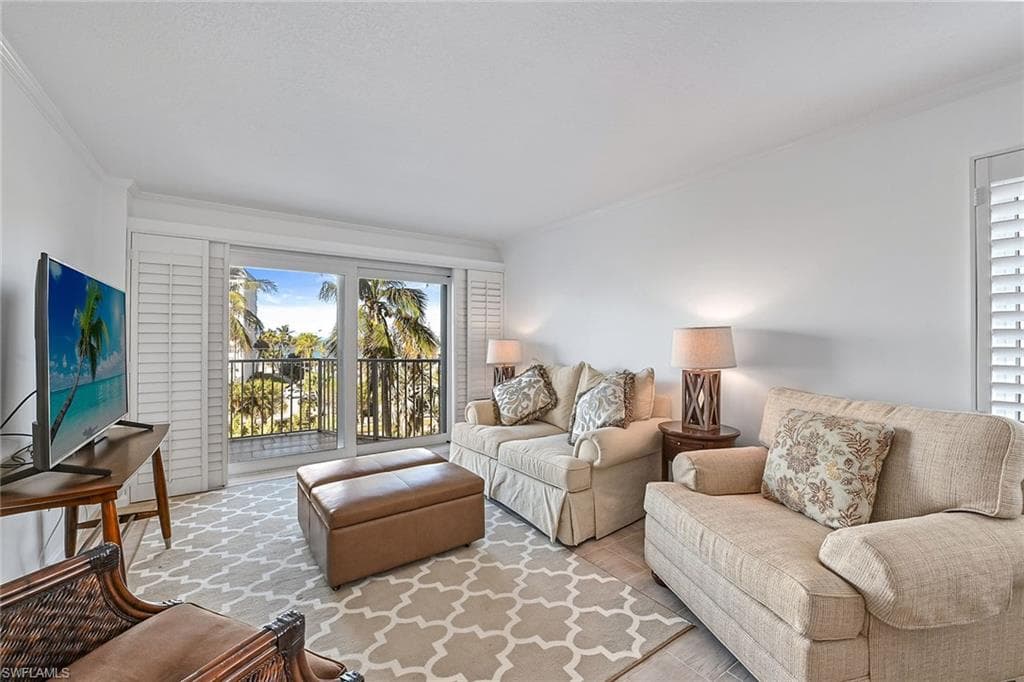 1300 Gulf Shore Blvd N 511, Naples, FL 34102-4