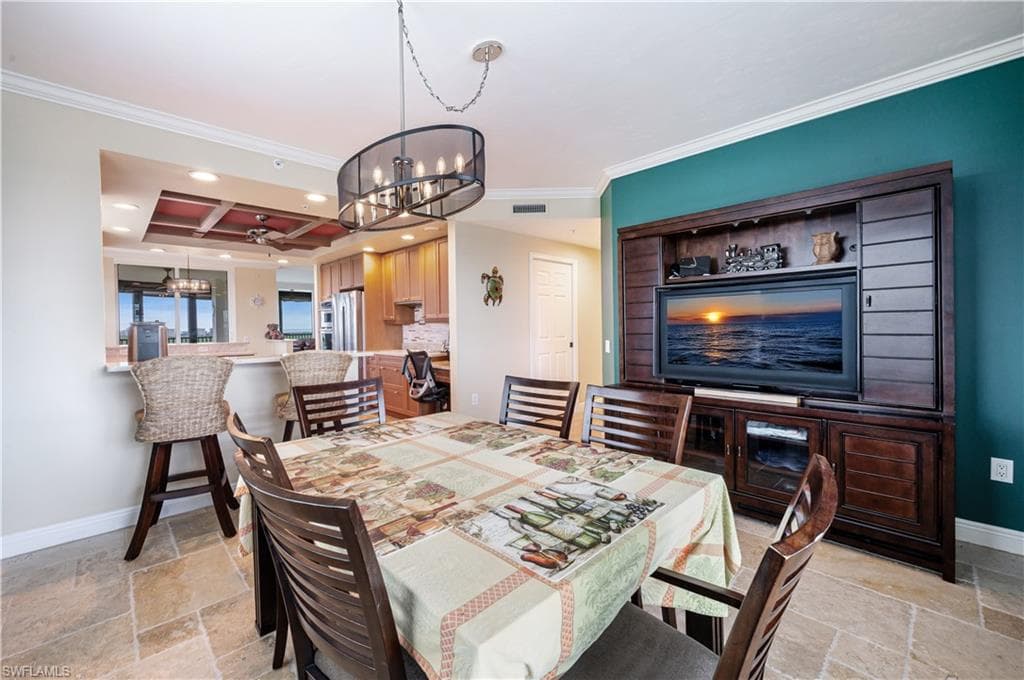455 Cove Tower Dr 1101, Naples, FL 34110-16