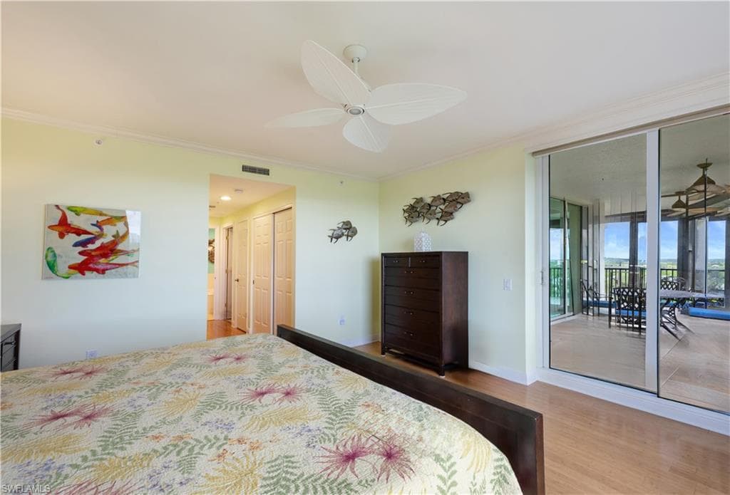 455 Cove Tower Dr 1101, Naples, FL 34110-20