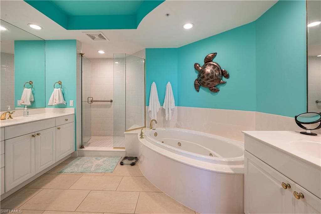 455 Cove Tower Dr 1101, Naples, FL 34110-21