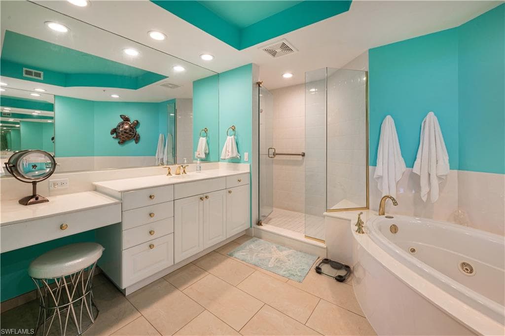 455 Cove Tower Dr 1101, Naples, FL 34110-22
