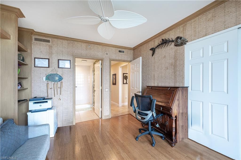 455 Cove Tower Dr 1101, Naples, FL 34110-24