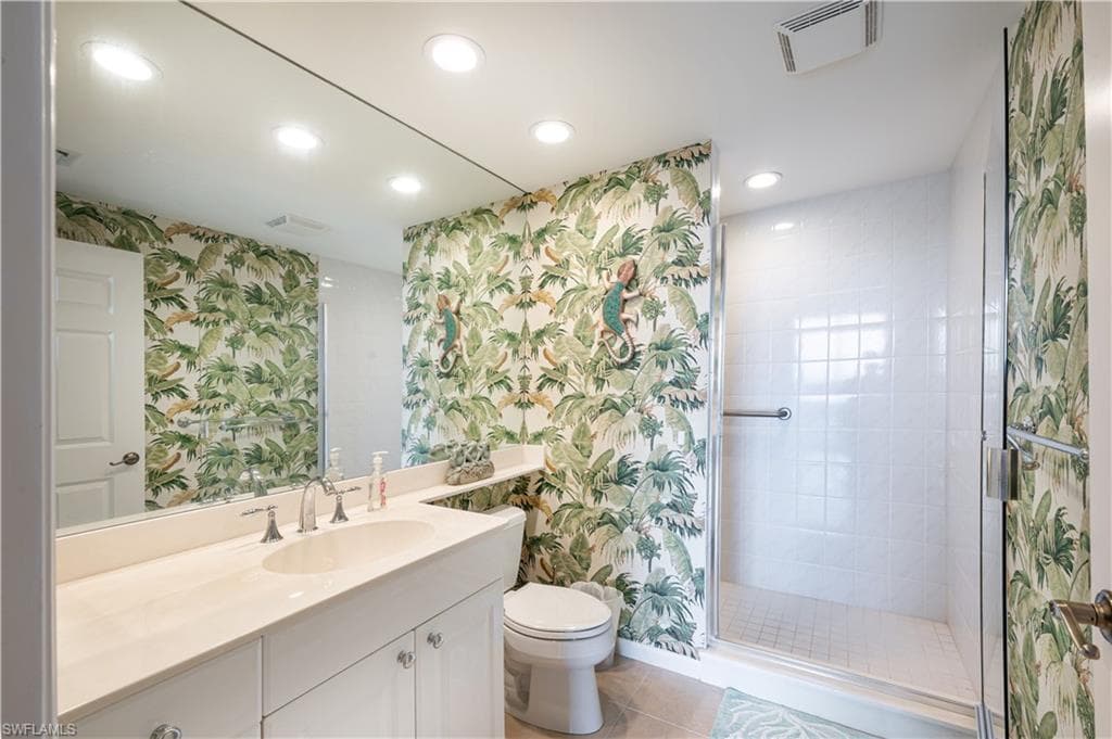 455 Cove Tower Dr 1101, Naples, FL 34110-25